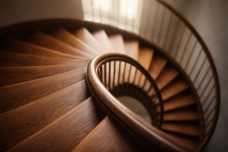 escalier-colimacon-marches-bois-lumiere-douce